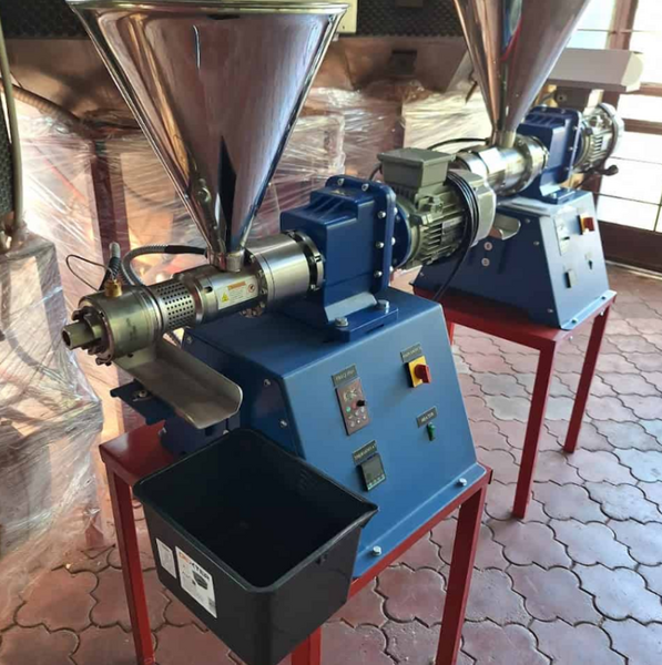 Presa automatizata ulei 2.2kW