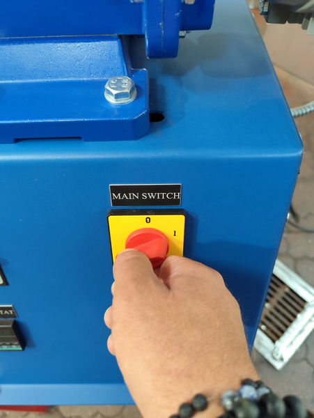 Presa automatizata ulei 2.2kW